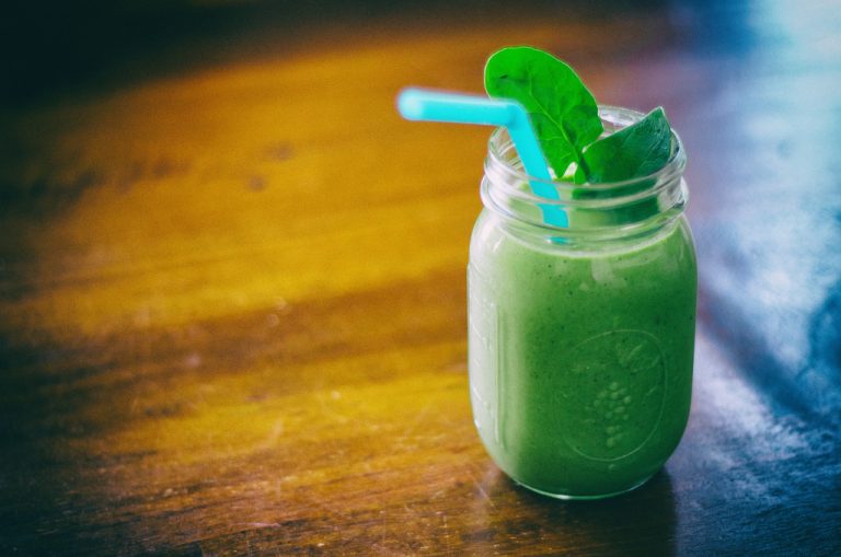 Zumo Detox en Thermomix 6 Zumo de pepino, manzana, lima y hierbabuena preparado en Thermomix