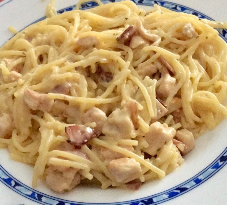 Espaguetis con salsa de queso y pollo sin gluten 12 Espaguetis sin gluten